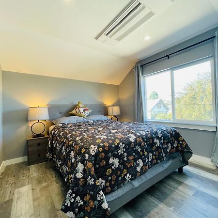 Green Lake 1St Line Home B With Central Air Conditioners Seattle Eksteriør billede